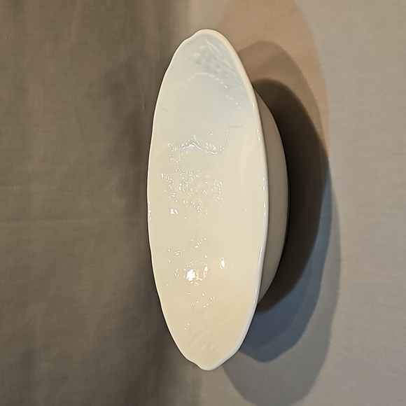 New Wedgwood Strawberry And Vine Oval Vegetable Bowl - Picture 9 of 12